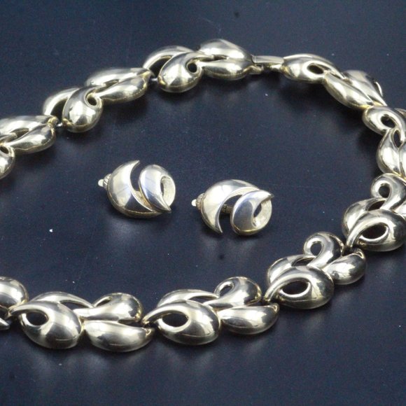 Trifari TM Gold Tone Modernist Choker Collar Link Necklace Set - Picture 6 of 9